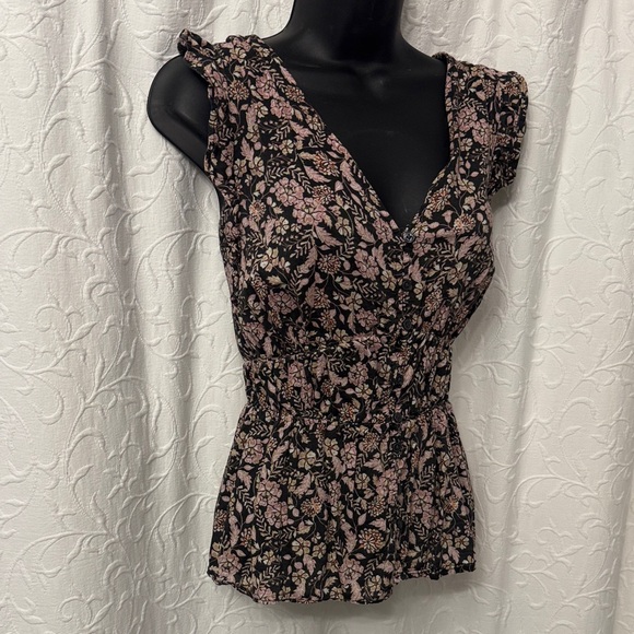 Old Navy Tops - Old Navy Black and Pink Floral Sleeveless Blouse women’s size large smocked back